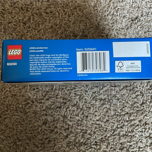 LEGO City Great Vehicles Kayak Adventure 60240 Building Kit (84 Pieces) - Picture 6 of 7